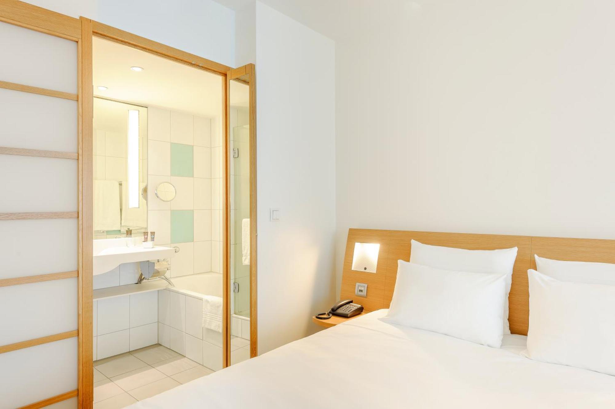 Novotel Paris Rueil Malmaison Eksteriør bilde