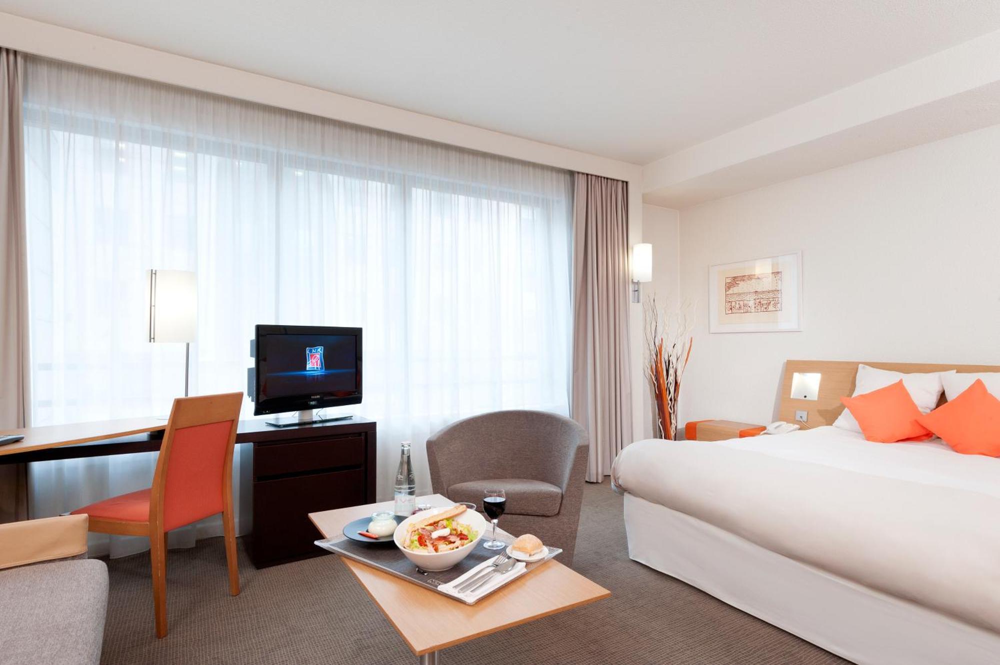 Novotel Paris Rueil Malmaison Eksteriør bilde