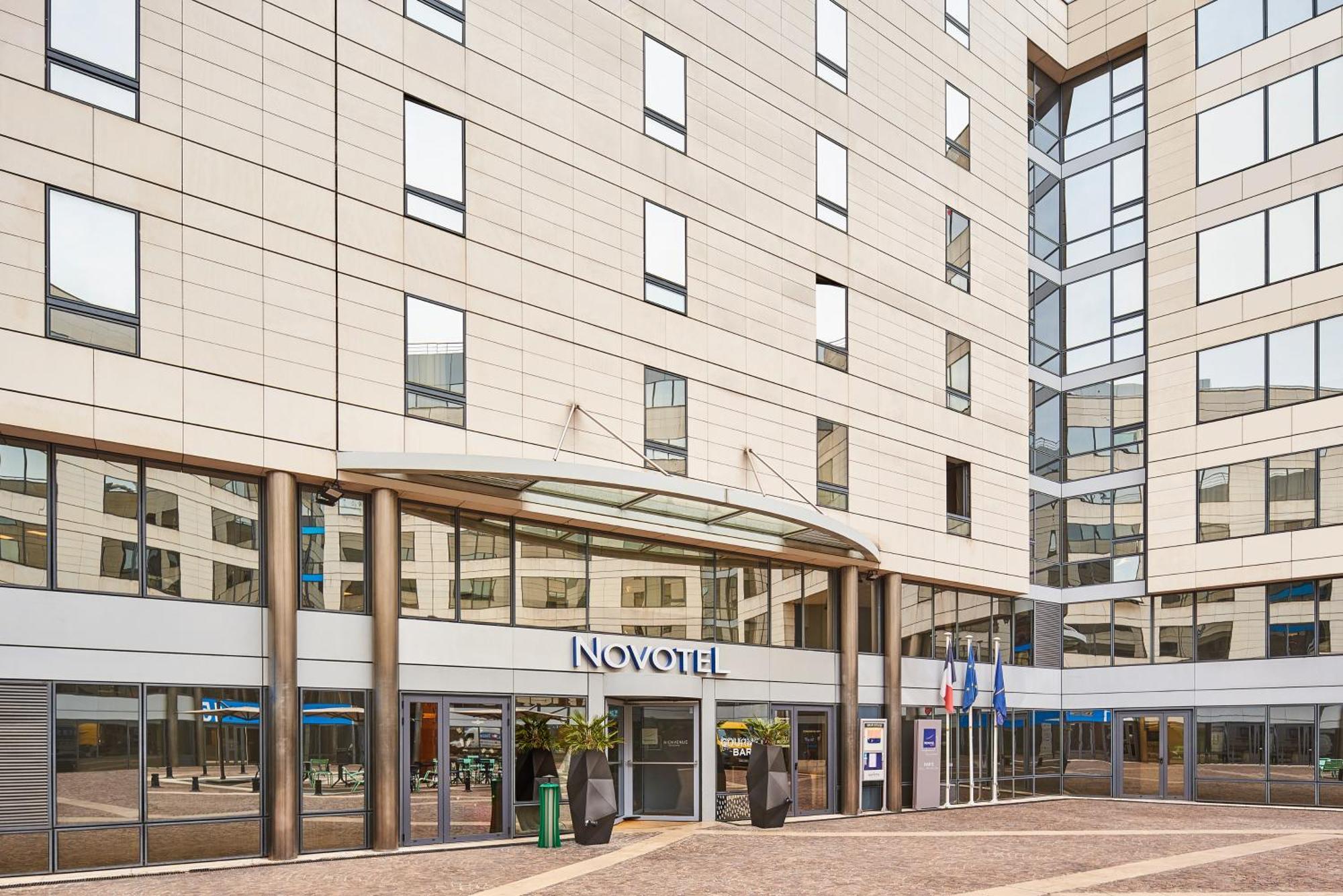 Novotel Paris Rueil Malmaison Eksteriør bilde
