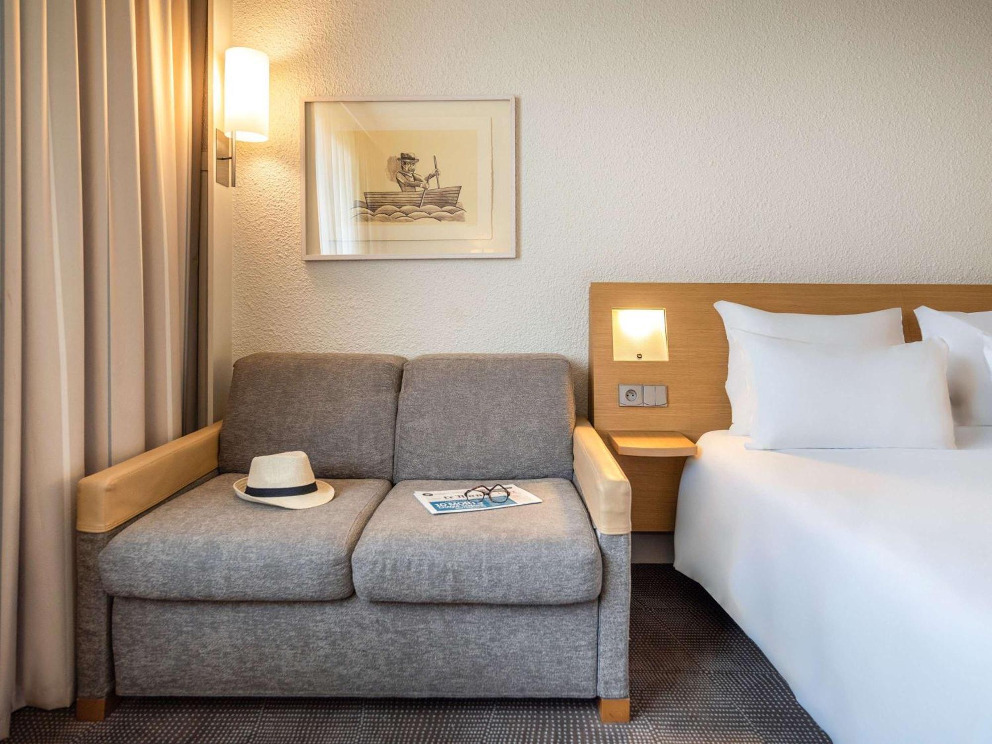 Novotel Paris Rueil Malmaison Eksteriør bilde