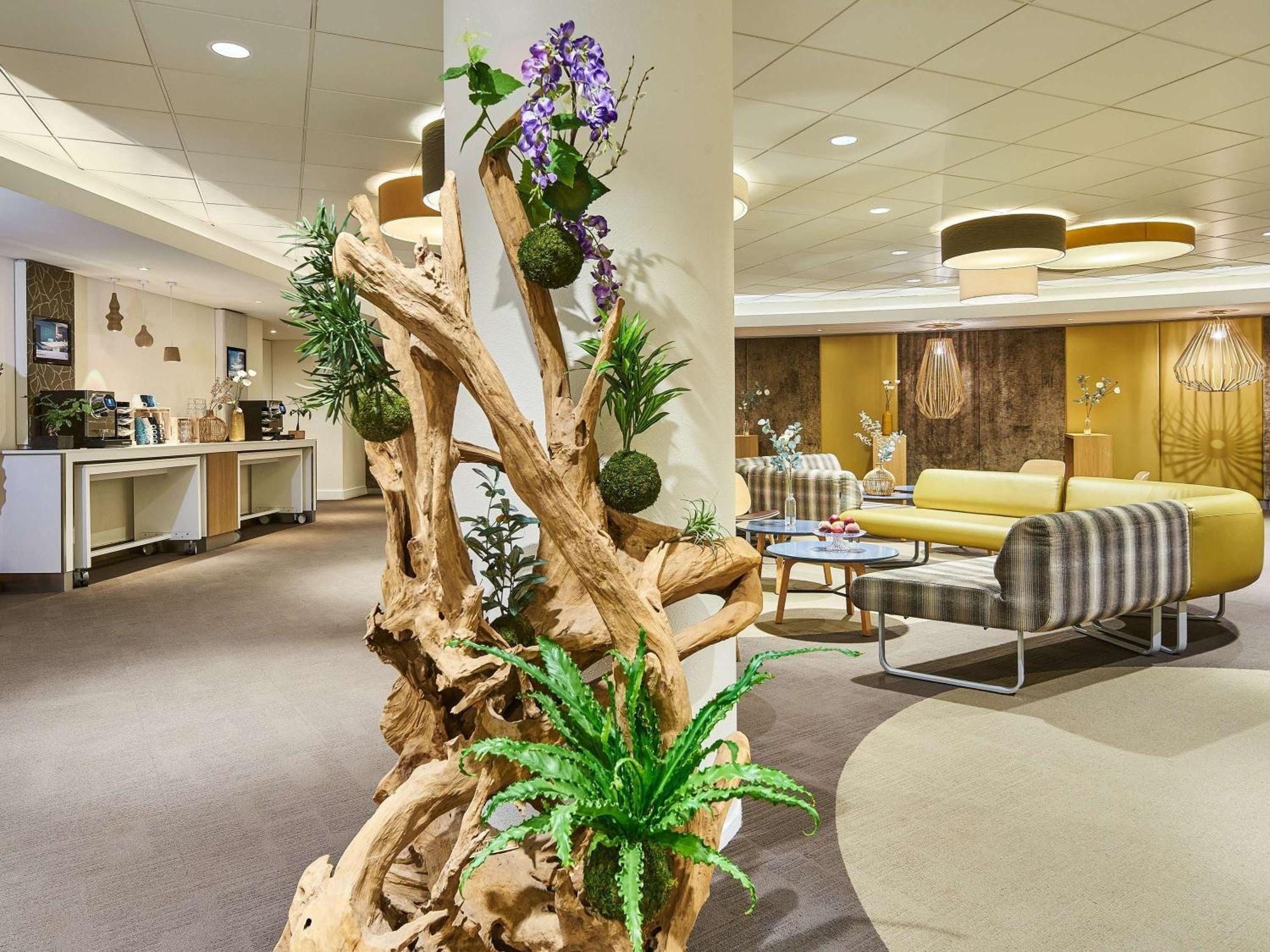Novotel Paris Rueil Malmaison Eksteriør bilde