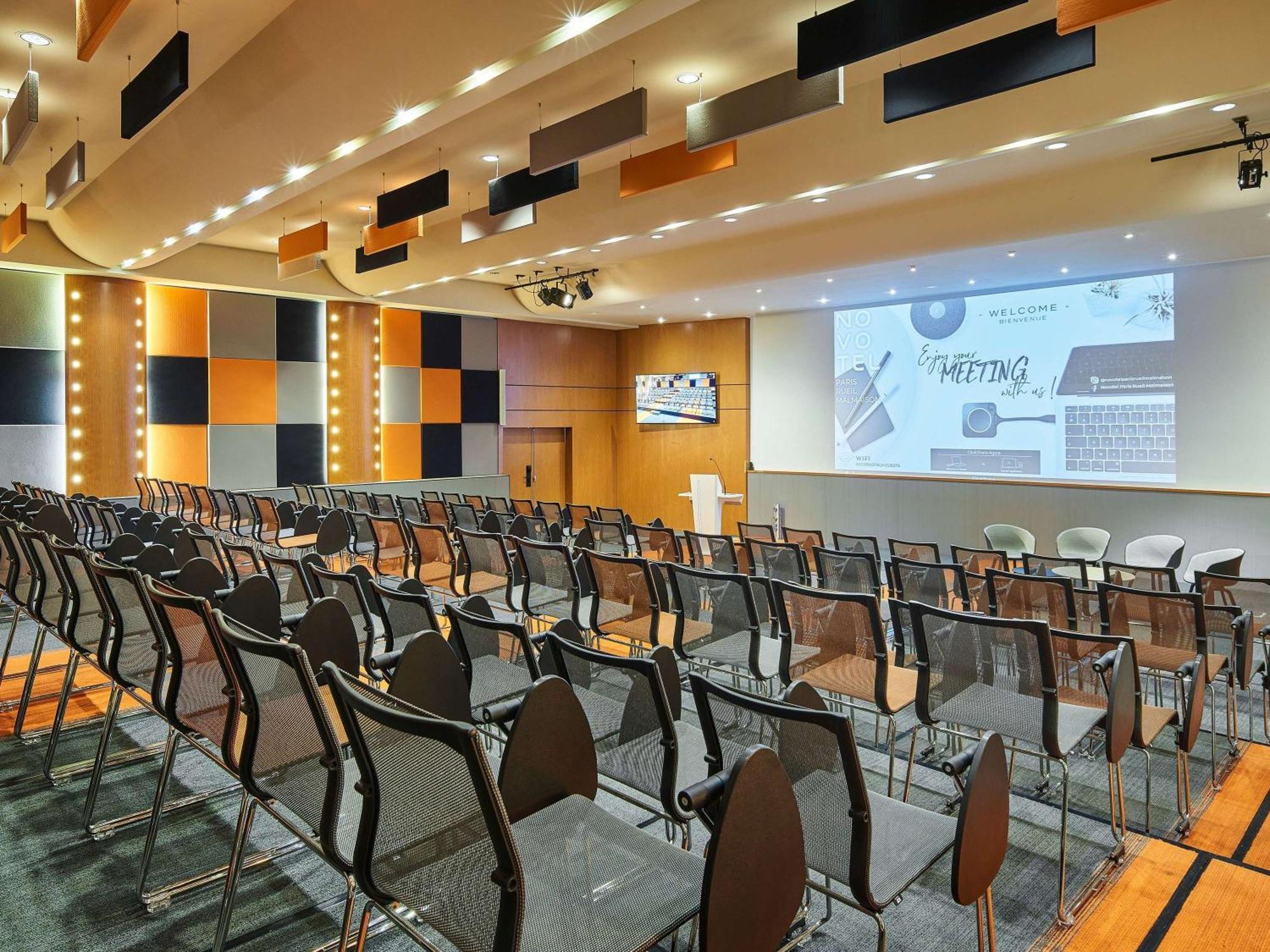 Novotel Paris Rueil Malmaison Eksteriør bilde