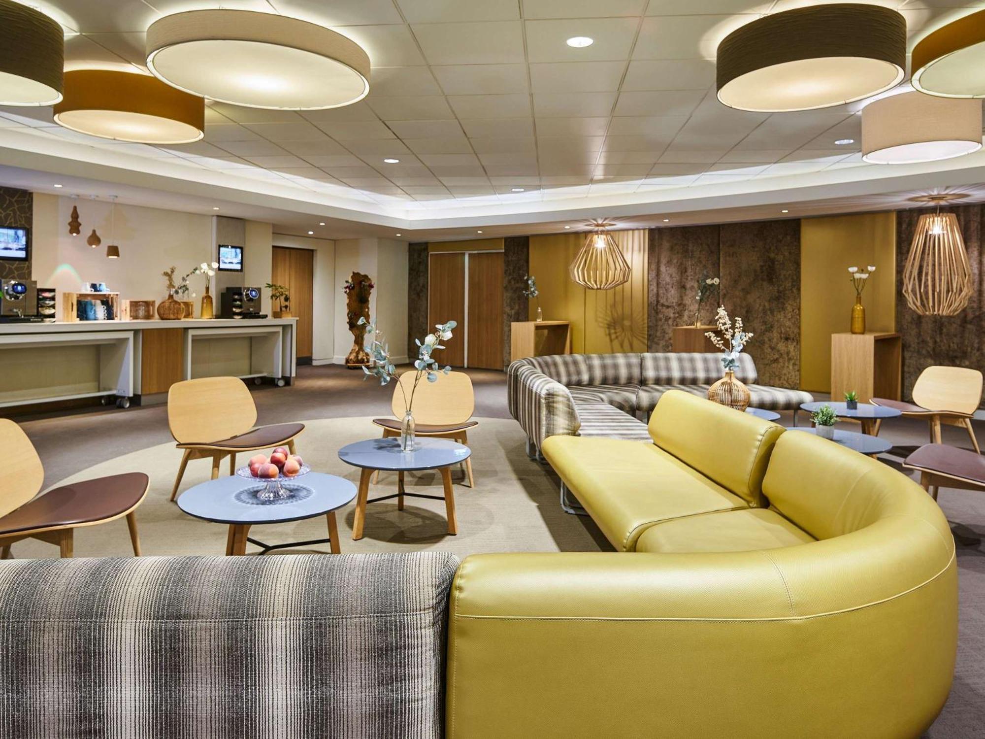 Novotel Paris Rueil Malmaison Eksteriør bilde