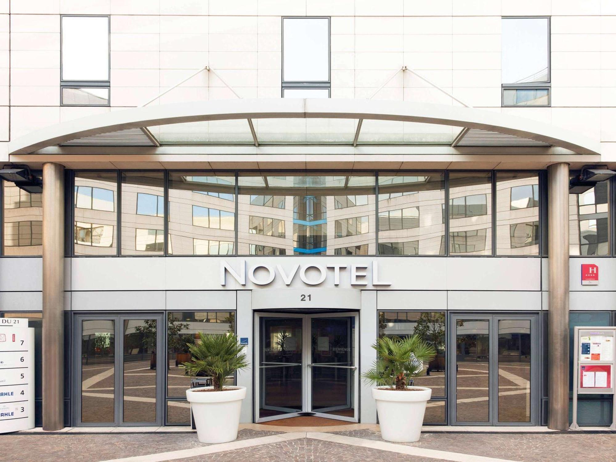 Novotel Paris Rueil Malmaison Eksteriør bilde