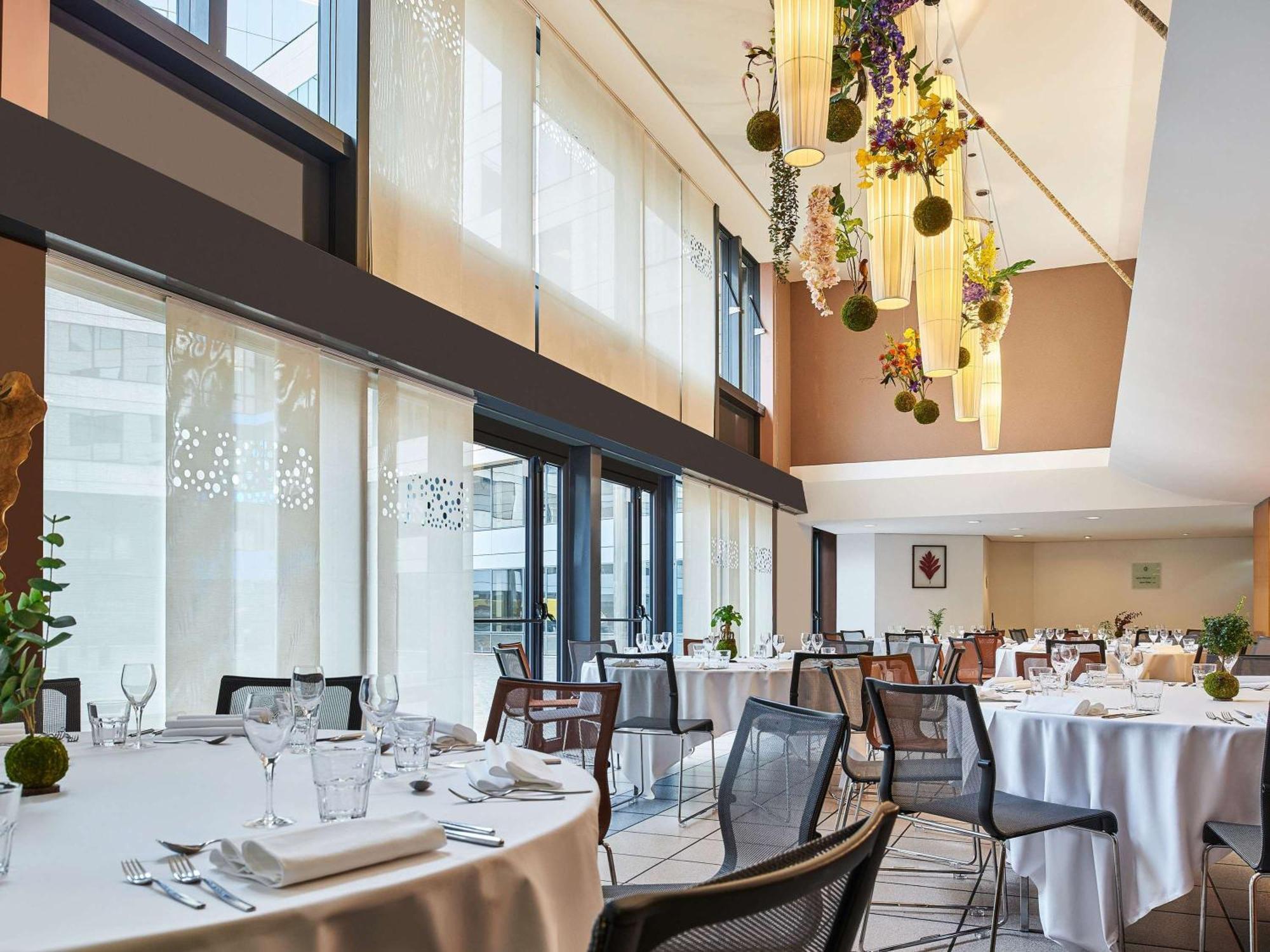 Novotel Paris Rueil Malmaison Eksteriør bilde
