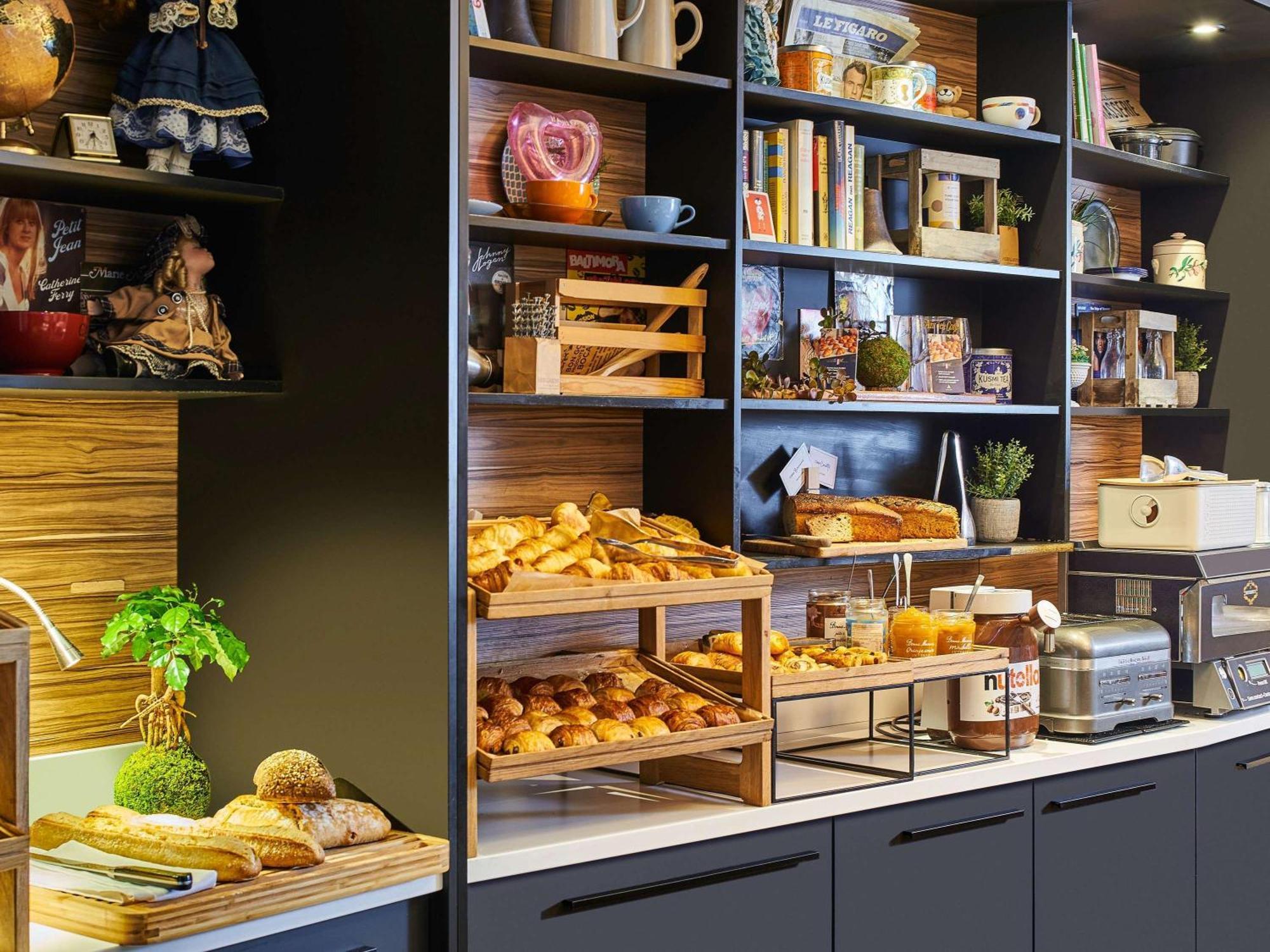 Novotel Paris Rueil Malmaison Eksteriør bilde